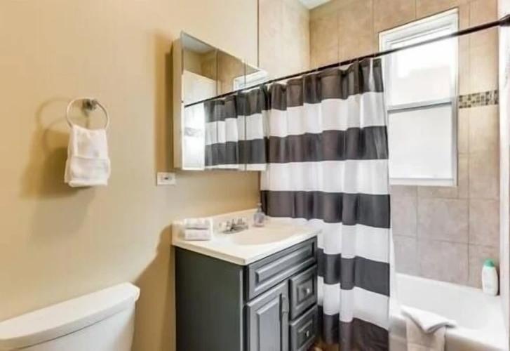 2 Bedrooms Apartment