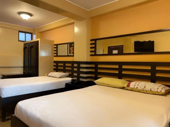 Standard Triple room