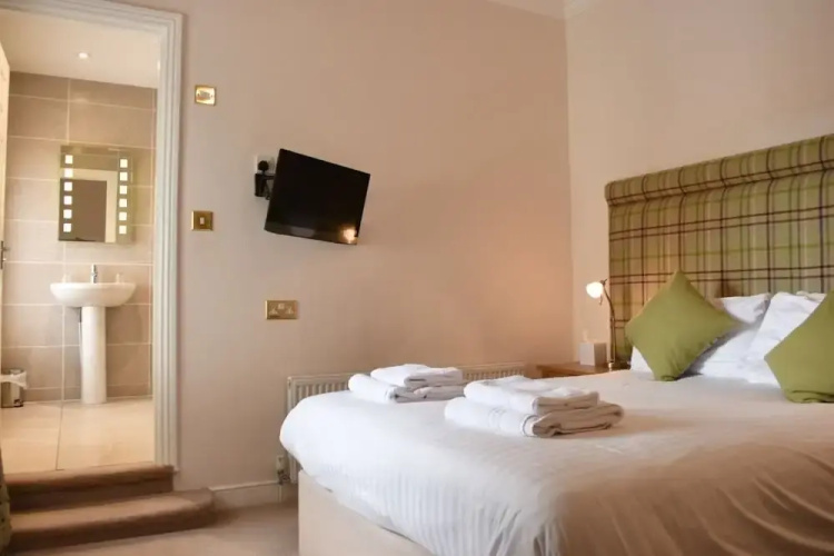 Lord Crewe Hotel