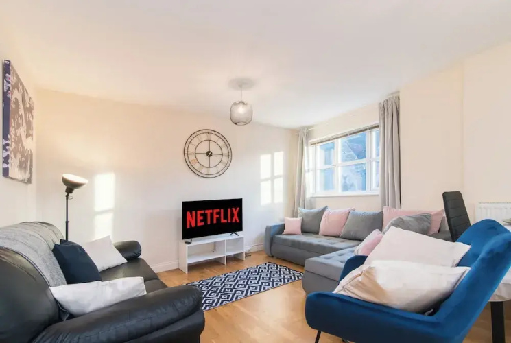 Apt - Sleeps 6 - Pets Ok - Parking