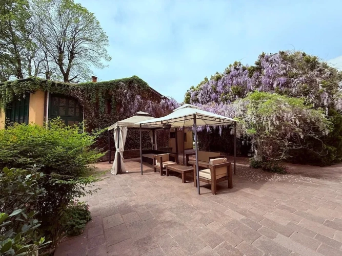 Deluxe Double room with courtyard view