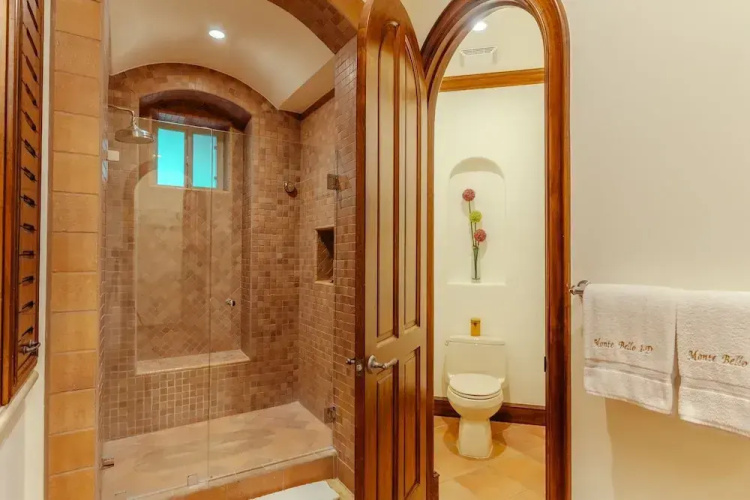 CR Luxury Montebello 1D 3 Bdrm