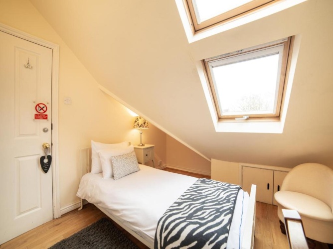 Standard Single room