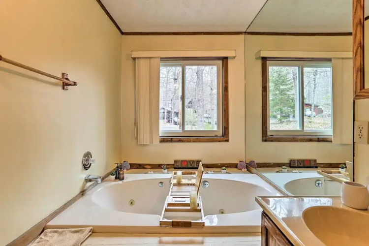 Resort Perks: Picturesque Poconos Getaway!
