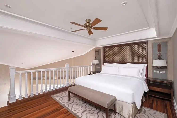 Premium Club Lounge Access Double Mezzanine room with balcony