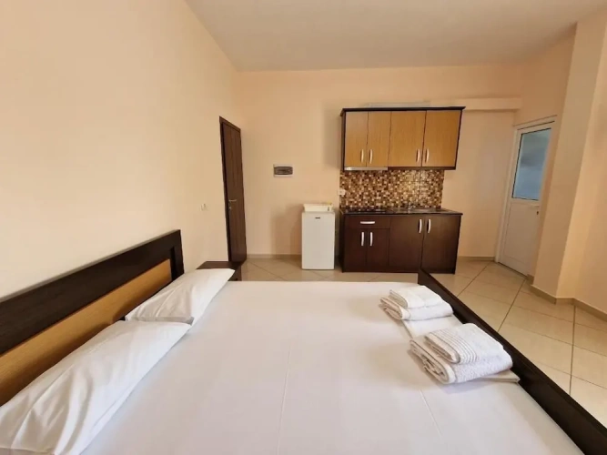 Economy Double room with balcony and with lake view