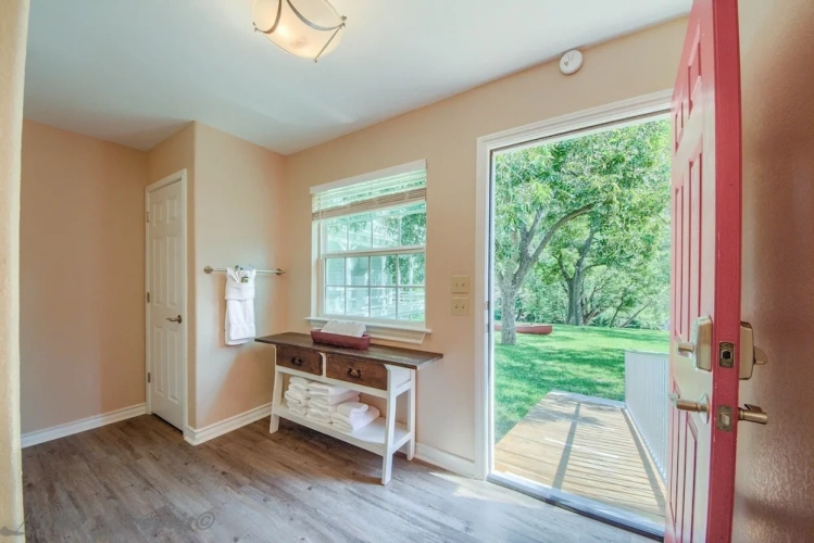 5 Bedrooms Cottage