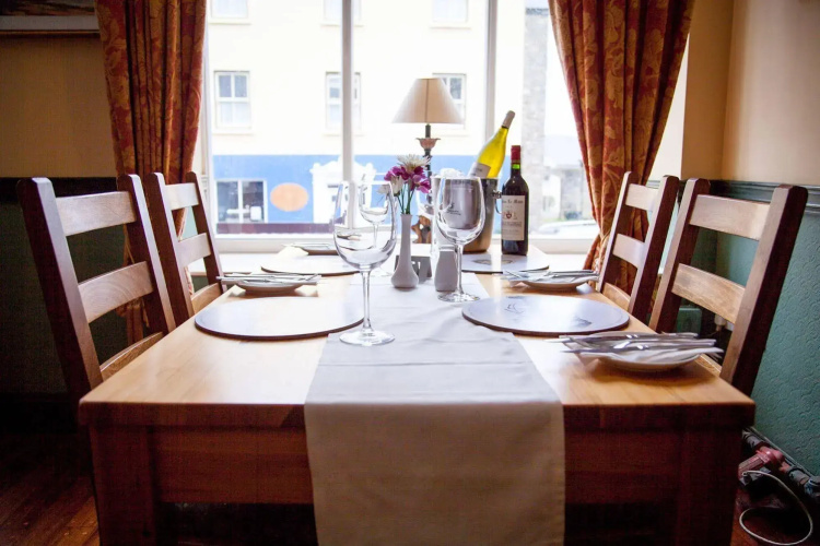 Eldons Hotel & Restaurant