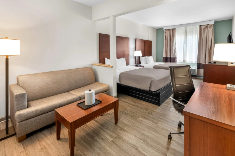 Quadruple Suite
