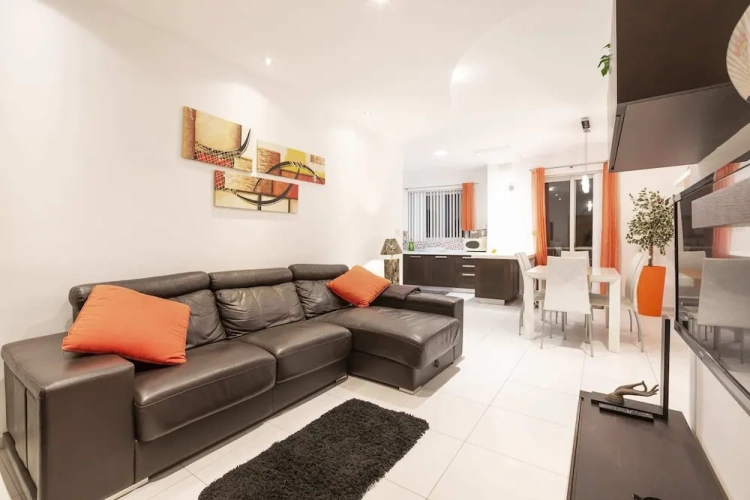 Quadruple Apartment
