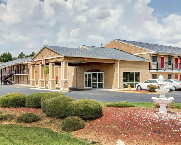 Red Roof Inn Pine Bluff