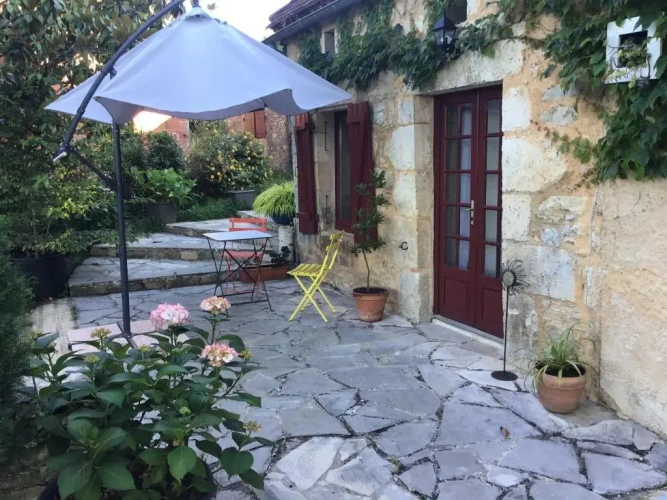 Standard Quadruple room with garden view