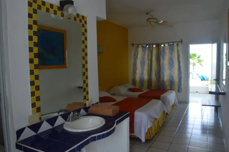 Standard room with balcony and with ocean view