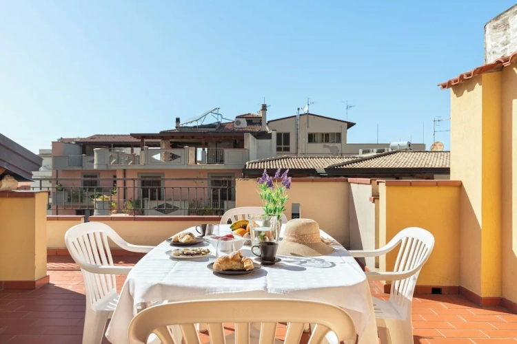 1 Bedroom Comfort Apartment with balcony and with city view