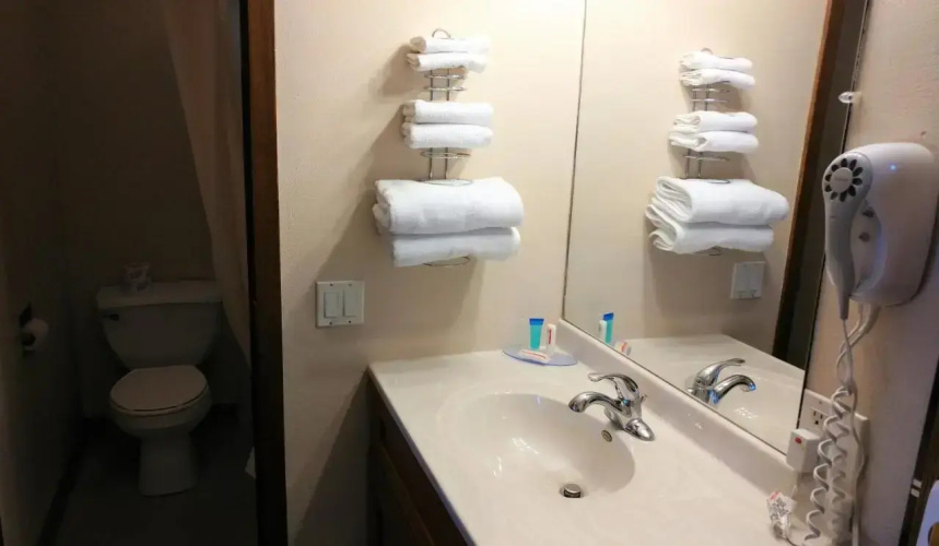 Red Carpet Inn Windom