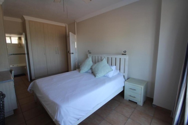 3 Bedrooms Apartment