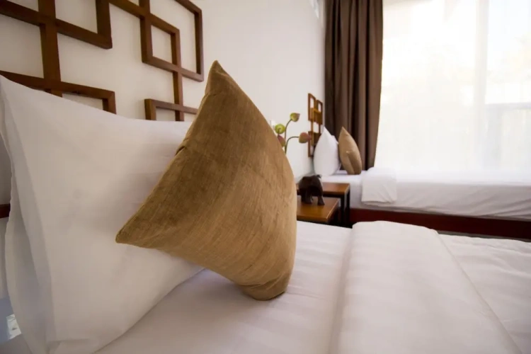 Superior room with balcony and with garden view