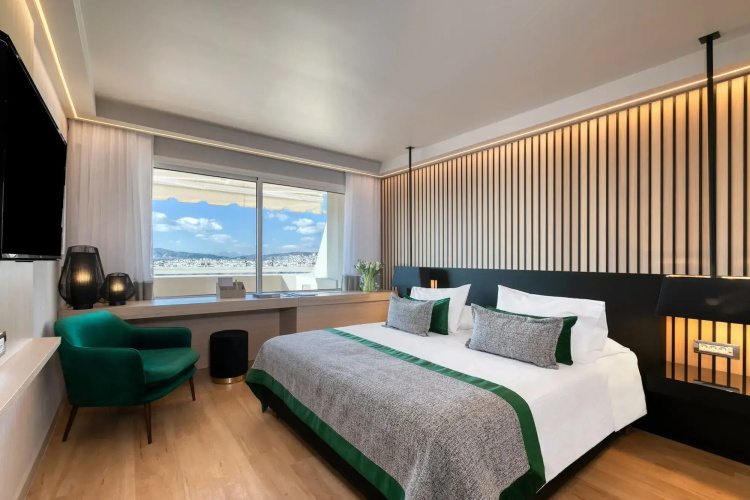 Divani Caravel Hotel