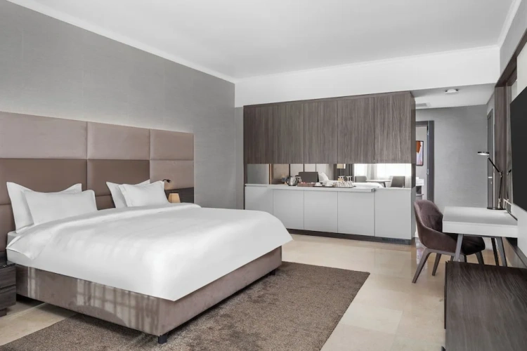 Deluxe Triple room with balcony