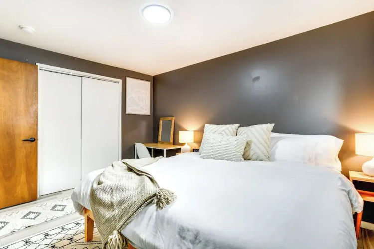 Scandi Boho Seattle Apartment, Walk to Waterfront!