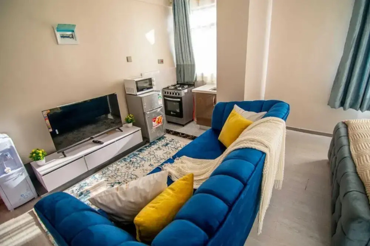 Lux Suites Royal Studio Apartments