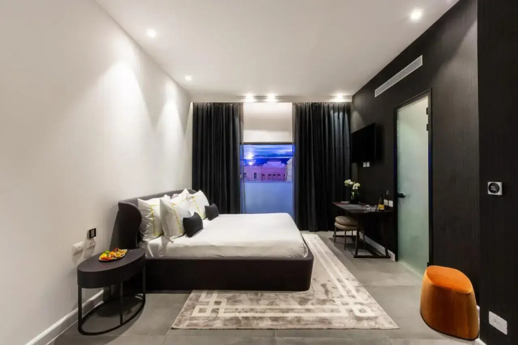 DHotel