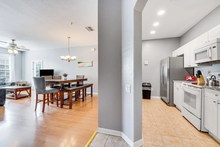 3 Bedrooms Apartment