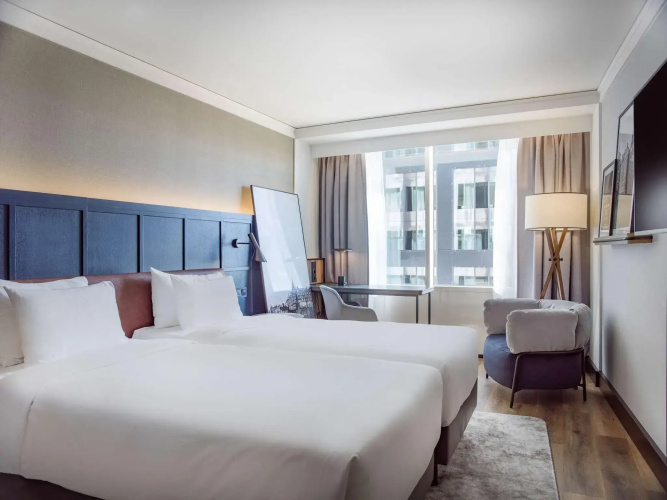 Radisson Blu Waterfront Hotel
