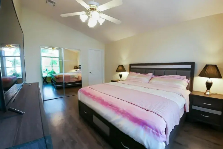 Beautiful 5/5 Bedroom Home!!!