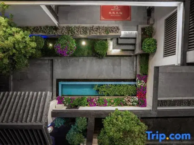 Tengchong Yunrao Banshan Hot Spring Inn