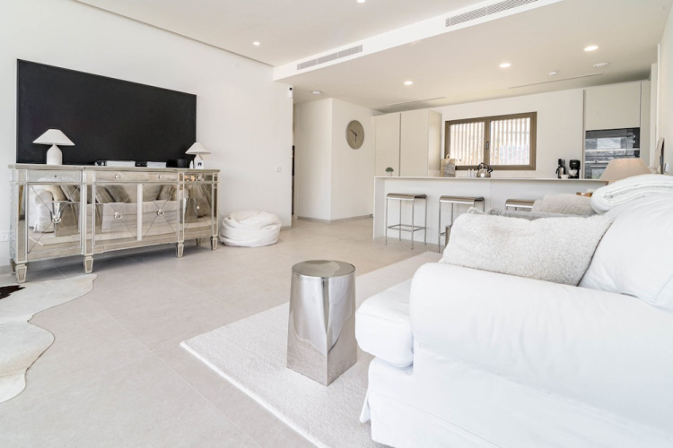 RLQ - Modern 2 Bed Apt With Rooftop Plunge Pool
