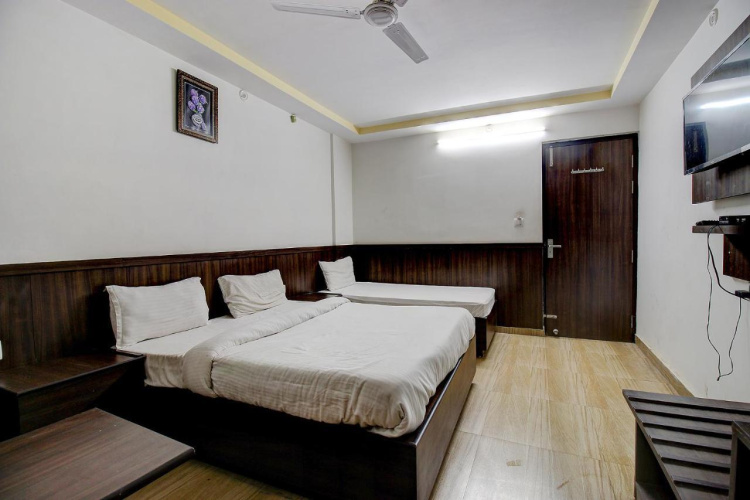 OYO 189 Charbagh Lucknow