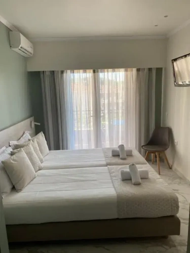 Deluxe Quadruple Family Suite