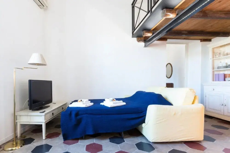 Sunny Apartment Navona Sq