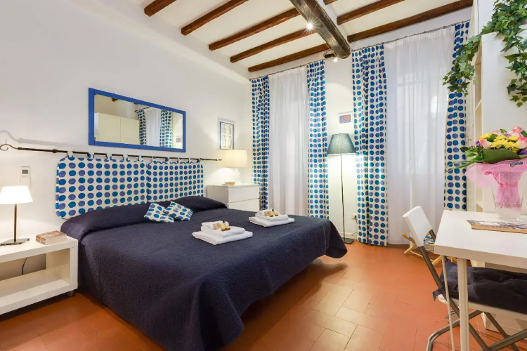 Piazza dei Satiri Apartments