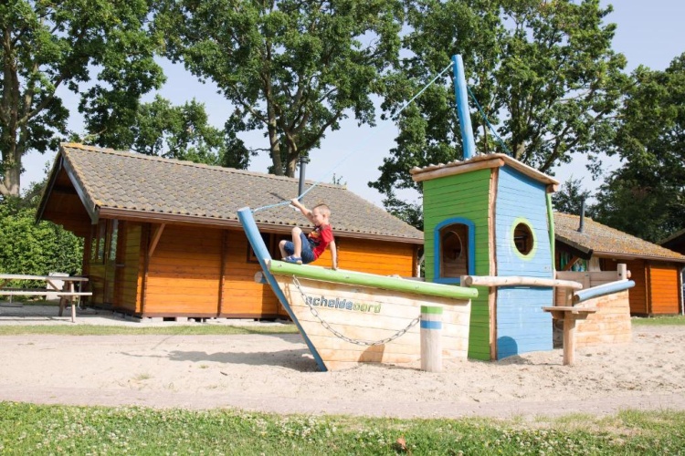 2 Bedrooms Cottage
