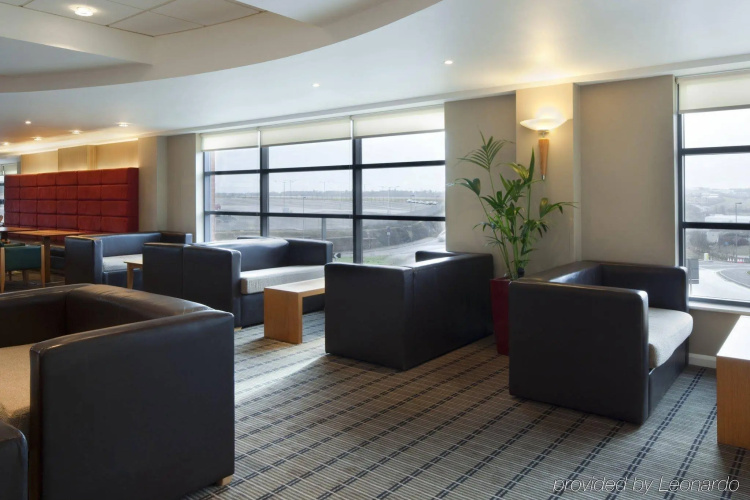 Holiday Inn Express London - Luton Airport photo 26
