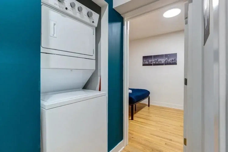 3 Bedrooms Apartment