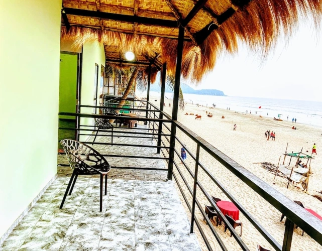 1 Bedroom Standard room with balcony and beachfront