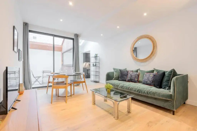 Wazemmes - Spacious duplex apartment fully equipped with an exterior !