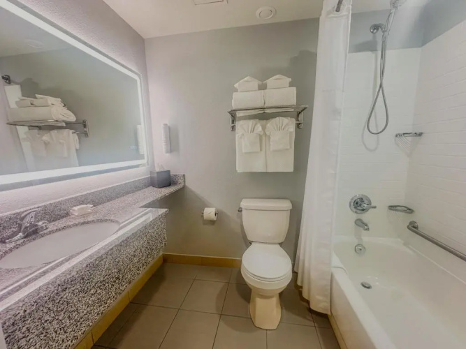 Econo Lodge photo 10