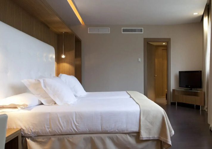 Hotel Maydrit Airport