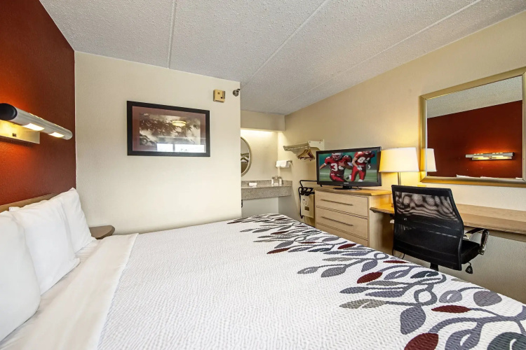 Red Roof Inn Hickory