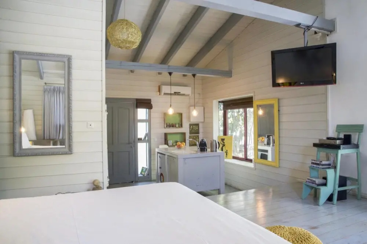 Eili Suites