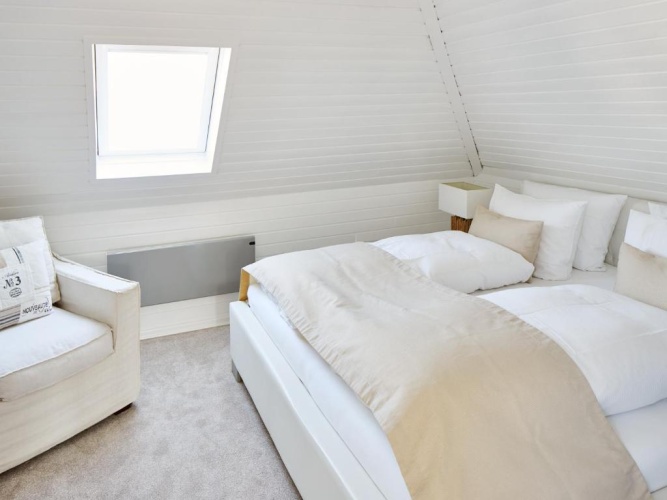 3 Bedrooms Cottage