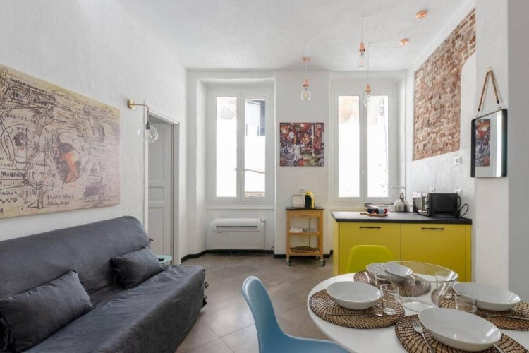 2 Bedrooms Apartment