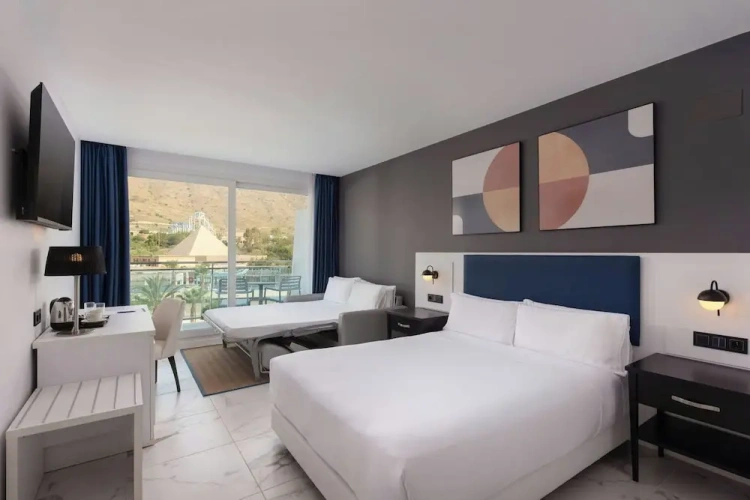 Standard Double room with balcony and with mountain view