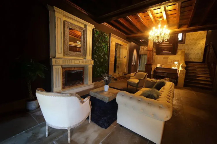 Casona De La Pinta