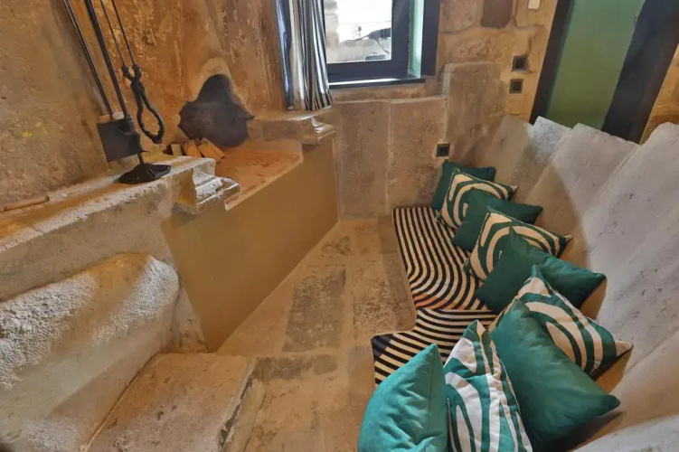Eka Cave Maison