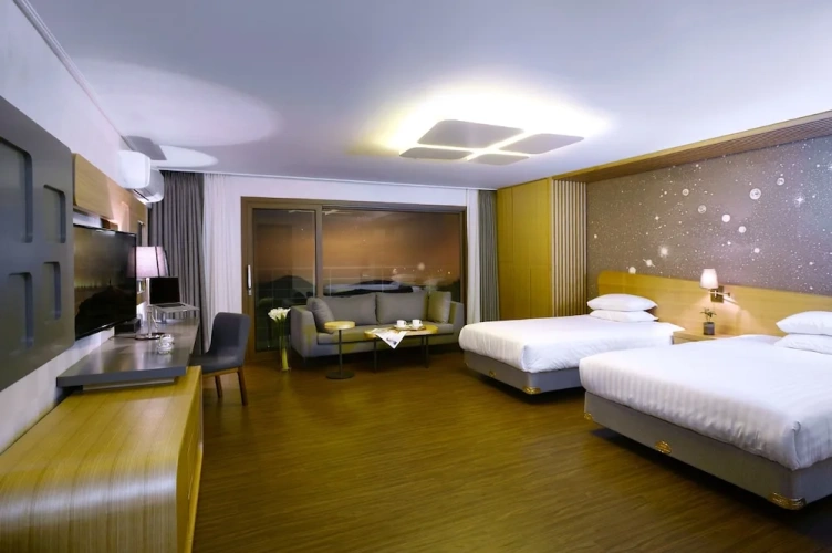 Deluxe Twin Family room with balcony